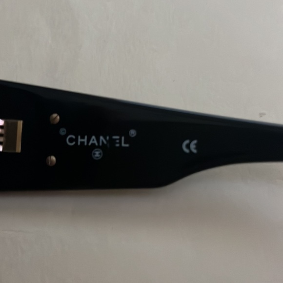 Chanel Vintage Sunglasses Gold CC Logo Black With Case Authentic - Picture 6 of 11